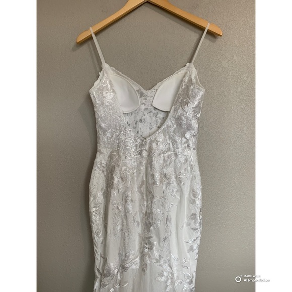 Lulus Size 4 Everlasting Affection White Lace Backless Mermaid Wedding Dress NWT - Picture 10 of 17